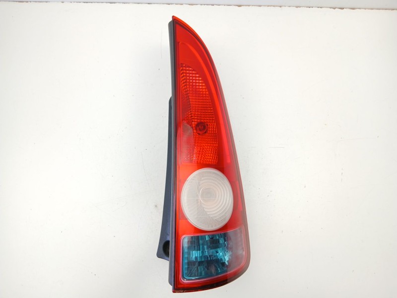 Recambio de piloto trasero derecho para renault espace iv (jk0/1_) 2.0 (jk09) referencia OEM IAM 8200027152  