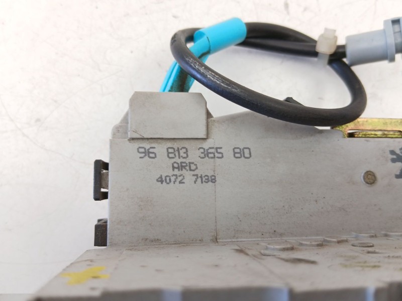 Recambio de cerradura puerta trasera derecha para citroën c6 (td_) 2.7 hdi referencia OEM IAM 9681336580  