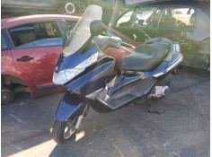 piaggio x8 del año 2004