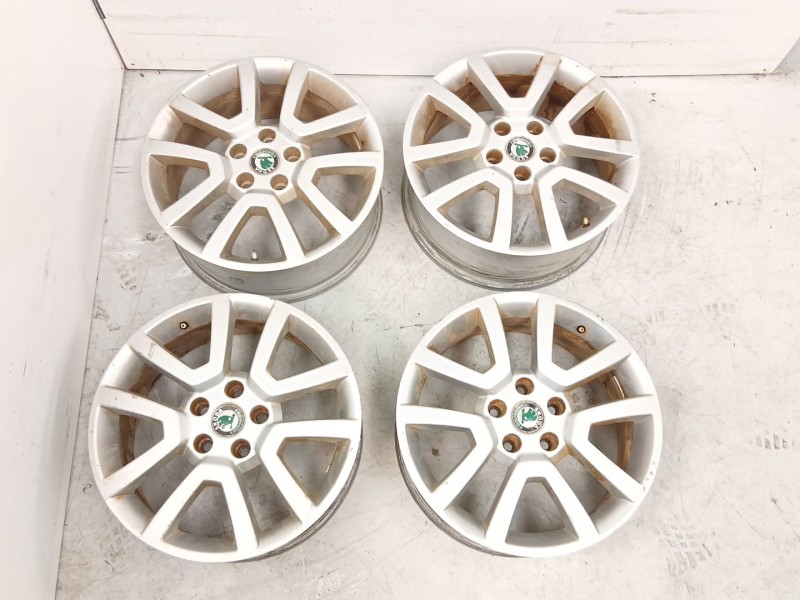 Recambio de juego llantas para skoda yeti (5l) 2.0 tdi 4x4 referencia OEM IAM 5L0601025A  