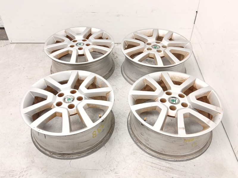 Recambio de juego llantas para skoda yeti (5l) 2.0 tdi 4x4 referencia OEM IAM 5L0601025A  