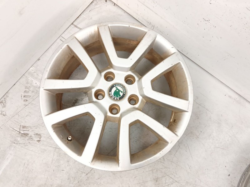 Recambio de juego llantas para skoda yeti (5l) 2.0 tdi 4x4 referencia OEM IAM 5L0601025A  