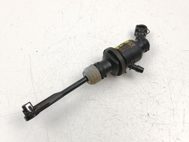 Recambio de bomba embrague para renault kadjar (ha_, hl_) 1.5 blue dci 115 referencia OEM IAM 306104BA1A  