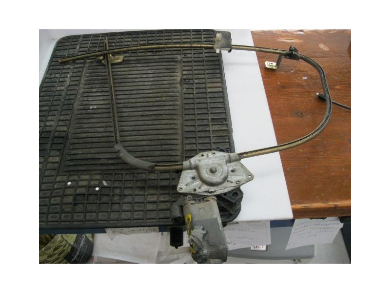 Recambio de elevalunas del-izdo : renault 19 : 1.4 g -e7j (78,2cv) 5p [1993] para renault 19 1.4 g -e7j  5p referencia OEM IAM E