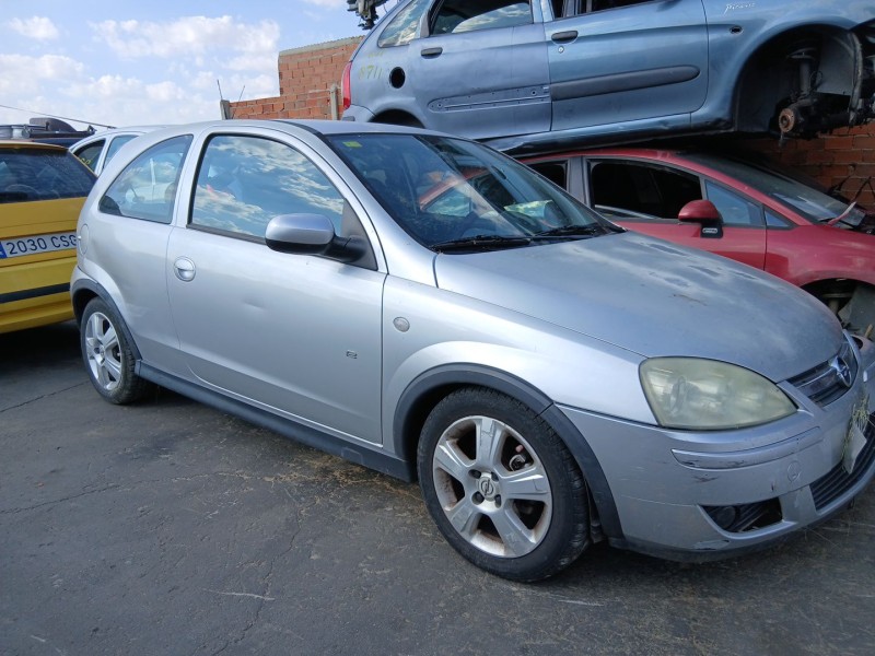 opel corsa c (x01) del año 2005