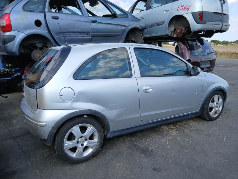 opel corsa c (x01) del año 2005