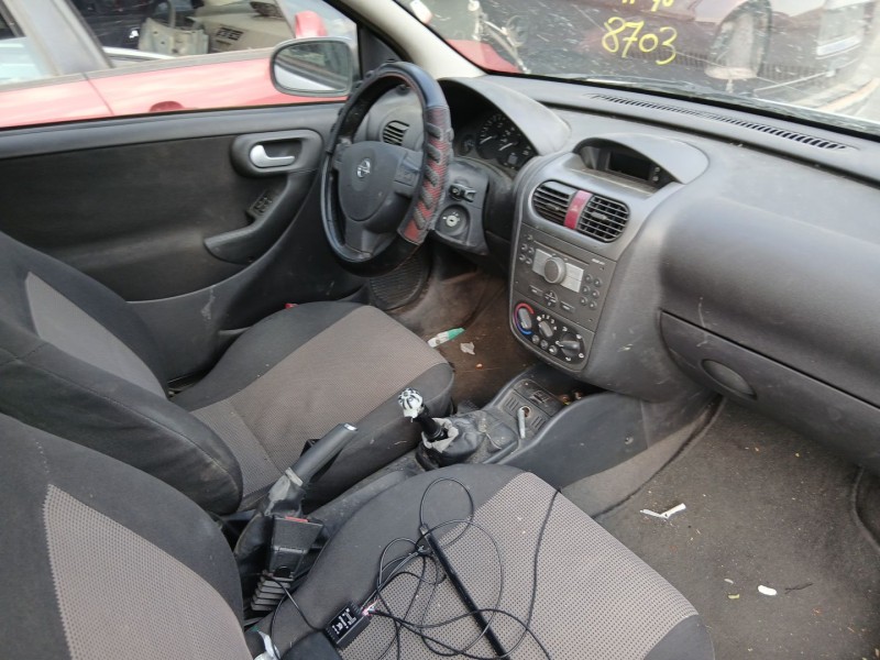 opel corsa c (x01) del año 2005