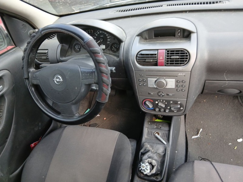 opel corsa c (x01) del año 2005