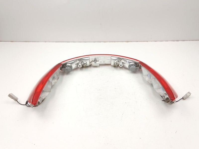 Recambio de piloto trasero central para piaggio x8 x8 125 (m36) referencia OEM IAM 584210 584209 584268