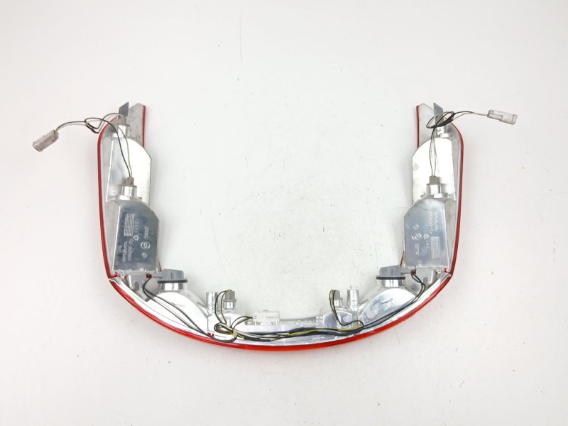 Recambio de piloto trasero central para piaggio x8 x8 125 (m36) referencia OEM IAM 584210 584209 584268