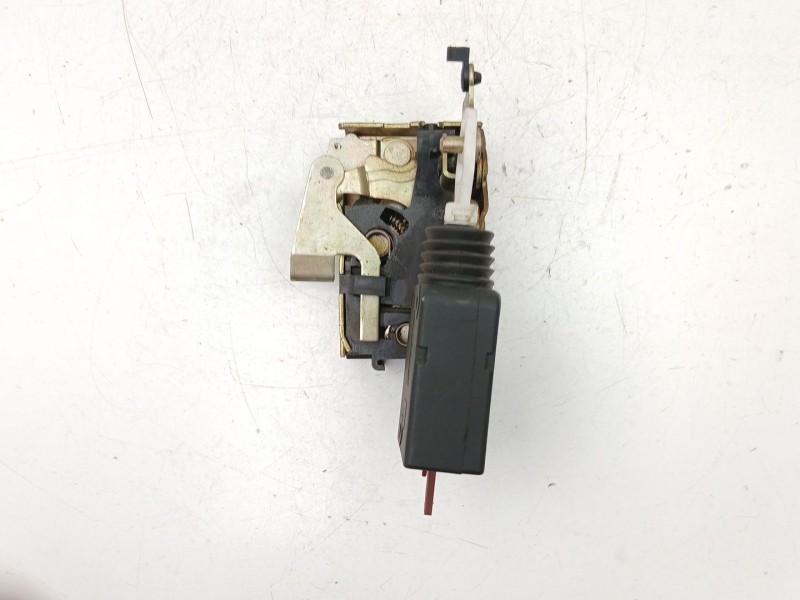 Recambio de cerradura puerta trasera derecha para peugeot 106 ii (1a_, 1c_) 1.1 i referencia OEM IAM 913846  