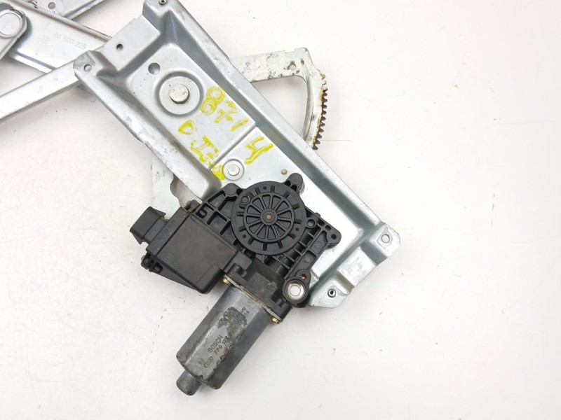 Recambio de elevalunas delantero izquierdo para opel vectra b (j96) 1.6 i 16v (f19) referencia OEM IAM 90520225  