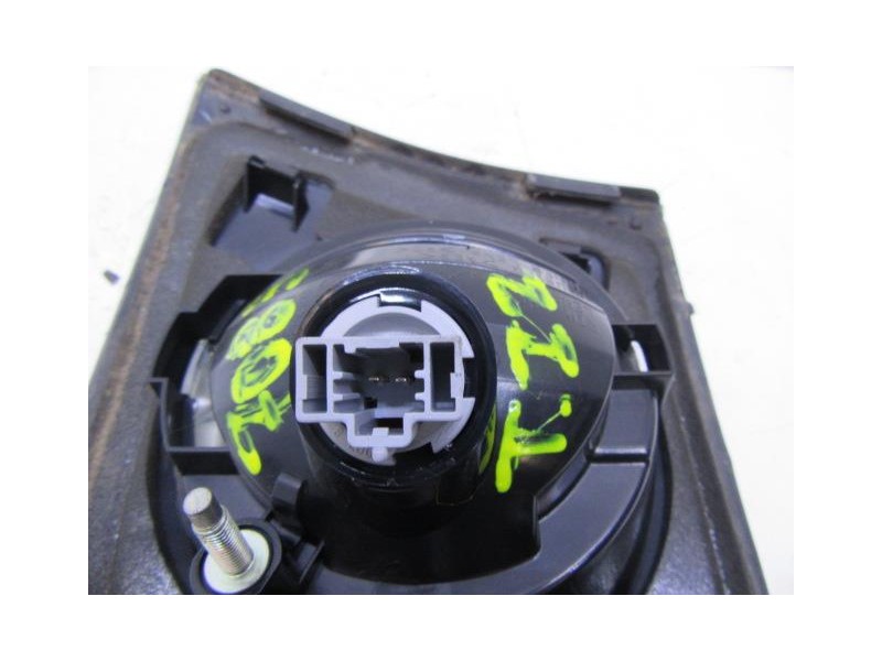 Recambio de piloto porton izq. : mazda 3 : 1.6 hdi g8da [2005] para mazda 3 1.6 hdi g8da referencia OEM IAM   