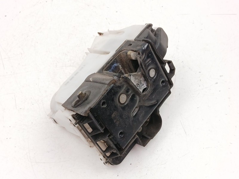 Recambio de cerradura puerta trasera derecha para volkswagen polo 1.9 sdi referencia OEM IAM 6N4839016C  