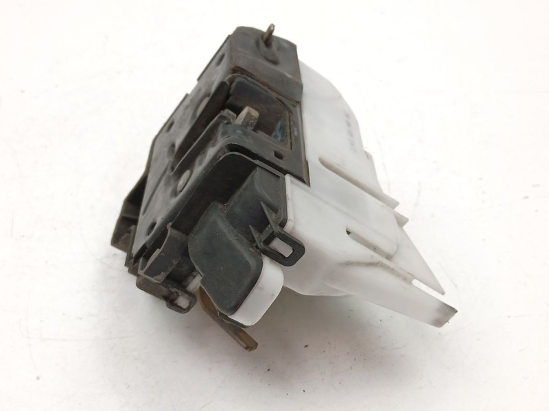 Recambio de cerradura puerta trasera derecha para volkswagen polo 1.9 sdi referencia OEM IAM 6N4839016C  