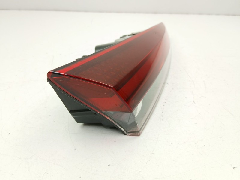 Recambio de piloto porton izquierdo para renault captur ii (hf_) tce 130 (hfmf) referencia OEM IAM 265553734R  