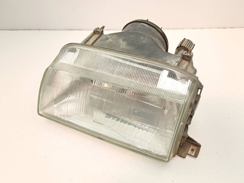 Recambio de faro izquierdo para renault 19 ii chamade (l53_) 1.4 referencia OEM IAM 7701042947  