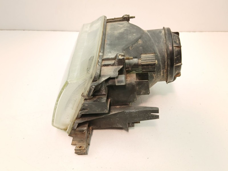 Recambio de faro izquierdo para renault 19 ii chamade (l53_) 1.4 referencia OEM IAM 7701042947  