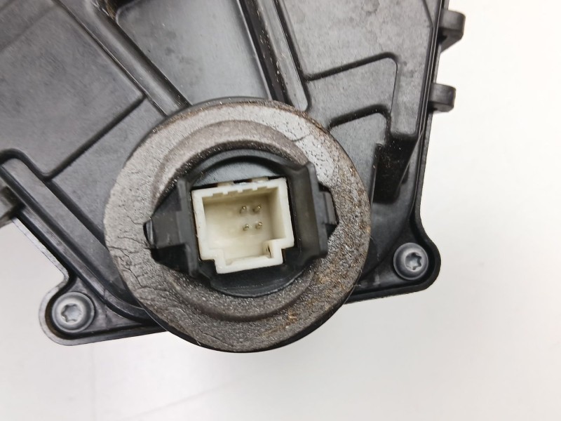 Recambio de cerradura puerta trasera izquierda para renault captur ii (hf_) tce 130 (hfmf) referencia OEM IAM 825031538R  