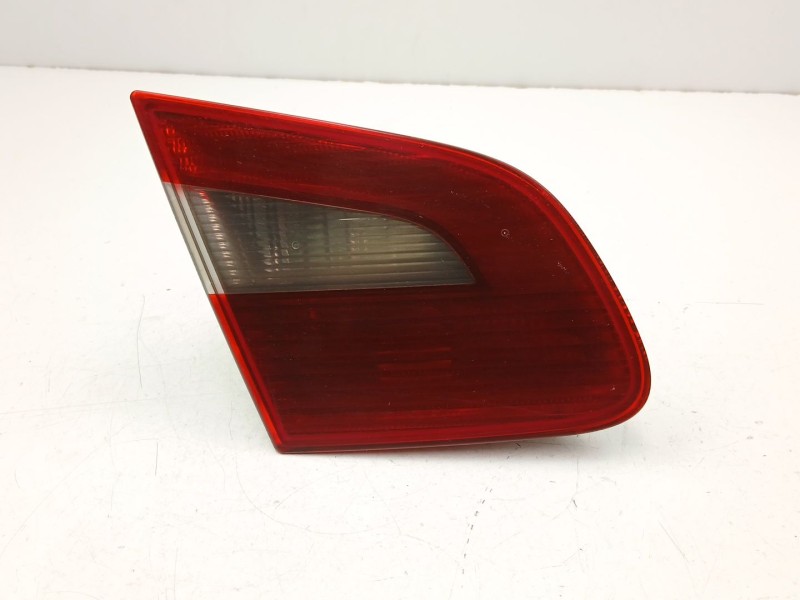 Recambio de piloto porton izquierdo para skoda superb ii (3t4) 1.9 tdi referencia OEM IAM 3T5945093  