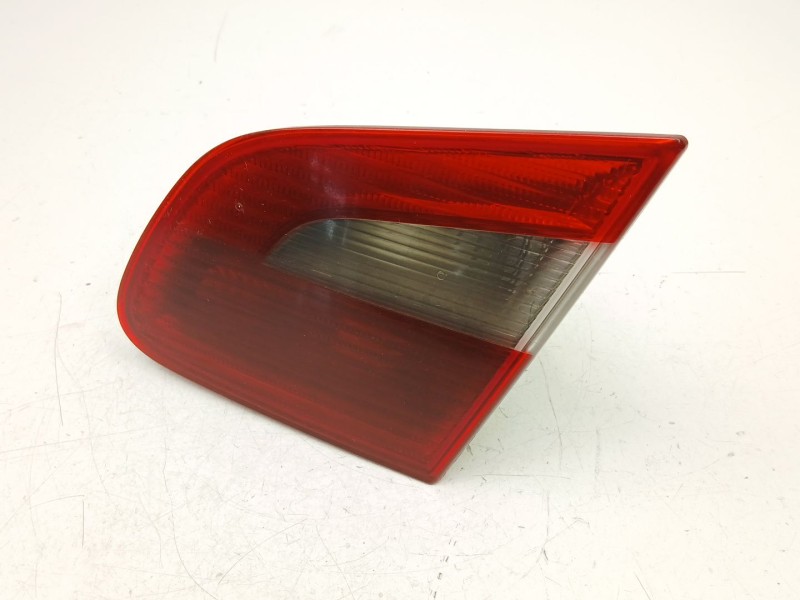 Recambio de piloto porton derecho para skoda superb ii (3t4) 1.9 tdi referencia OEM IAM 3T5945094  