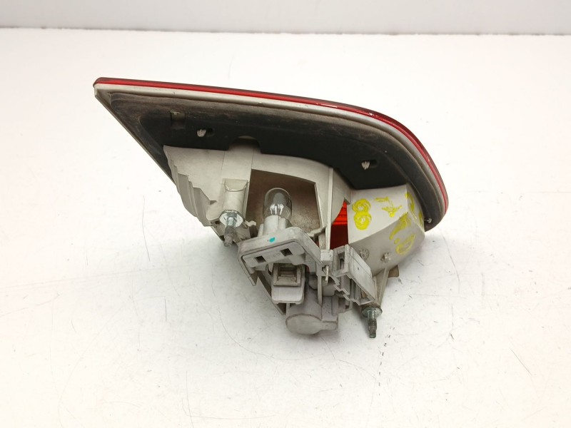 Recambio de piloto porton derecho para skoda superb ii (3t4) 1.9 tdi referencia OEM IAM 3T5945094  