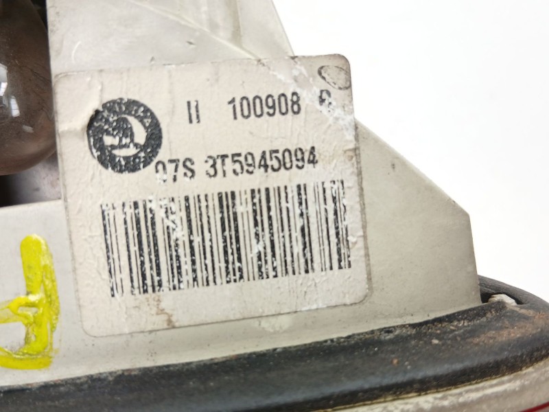 Recambio de piloto porton derecho para skoda superb ii (3t4) 1.9 tdi referencia OEM IAM 3T5945094  