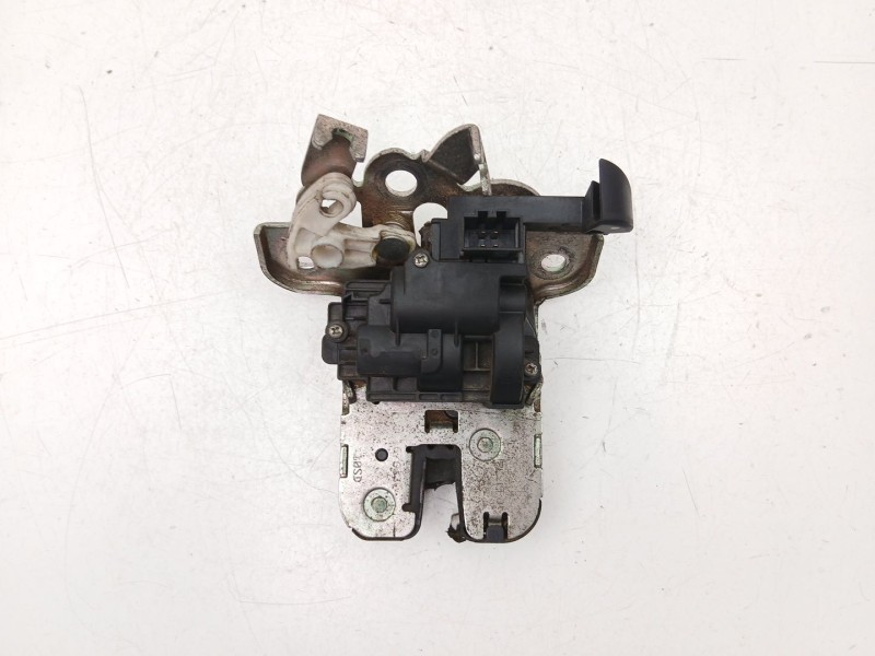 Recambio de cerradura maletero porton para skoda superb ii (3t4) 1.9 tdi referencia OEM IAM 8K9827505A  