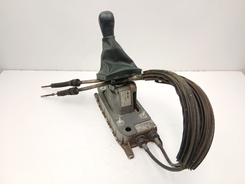 Recambio de palanca cambio manual para skoda superb ii (3t4) 1.9 tdi referencia OEM IAM 3T0711049A  