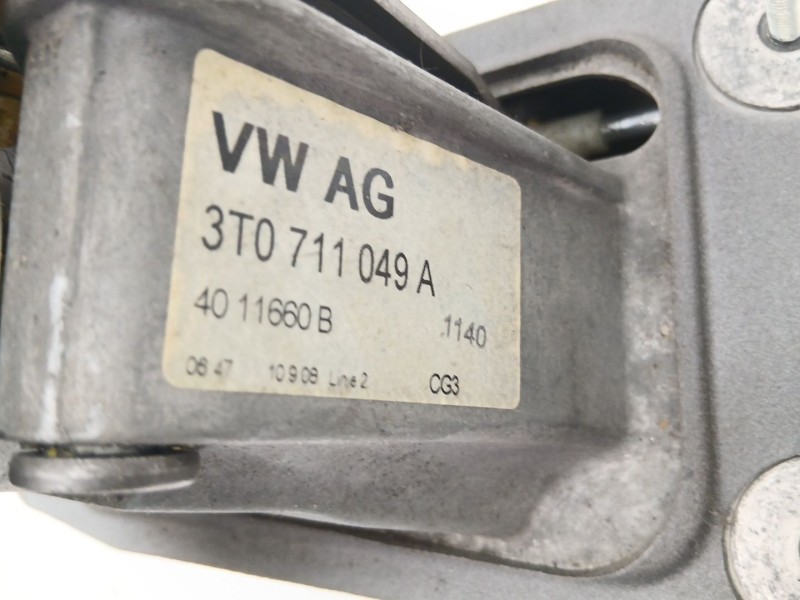 Recambio de palanca cambio manual para skoda superb ii (3t4) 1.9 tdi referencia OEM IAM 3T0711049A  