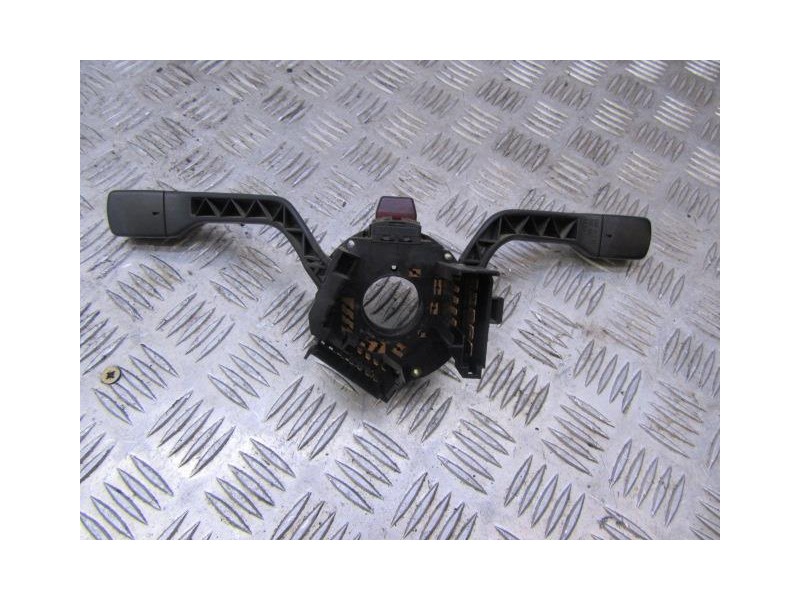 Recambio de mando luces y limpias : volkswagen passat : 1.8 g (110,13cv) [1988] para volkswagen passat 1.8 g referencia OEM IAM 