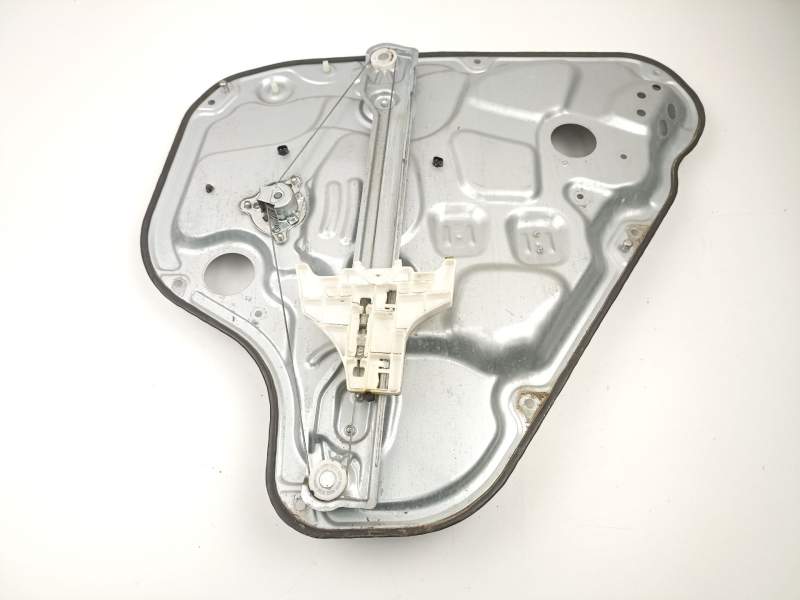 Recambio de elevalunas trasero izquierdo para hyundai i30 1.4 g referencia OEM IAM 834702R000  