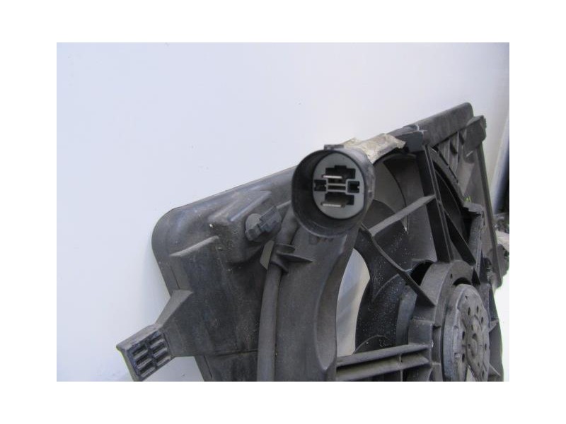 Recambio de electroventilador : ford focus : 1.6 tdci (108,77cv) [2009] para ford focus 1.6 tdci referencia OEM IAM 3M5H-8C607-R