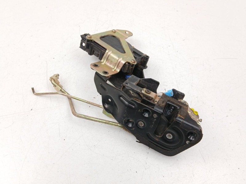 Recambio de cerradura puerta delantera derecha para hyundai accent ii (lc) 1.3 referencia OEM IAM 8132025030  