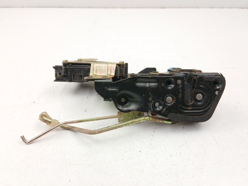 Recambio de cerradura puerta delantera derecha para hyundai accent ii (lc) 1.3 referencia OEM IAM 8132025030  