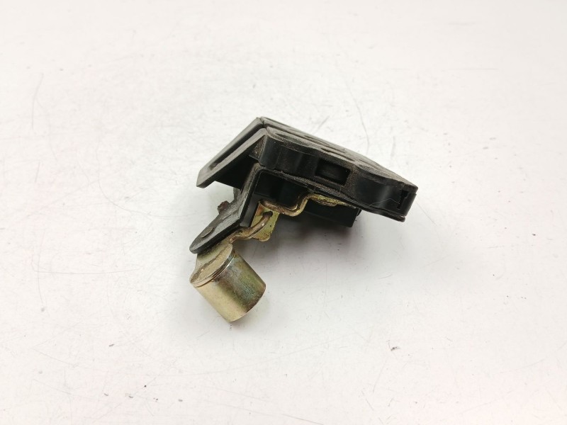 Recambio de cerradura puerta trasera derecha para kia carnival 2.9 crdi referencia OEM IAM 0K53A72310B  