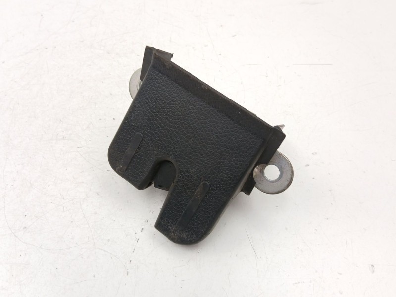 Recambio de cerradura maletero porton para volkswagen golf 1.6 td referencia OEM IAM 5G6827505  