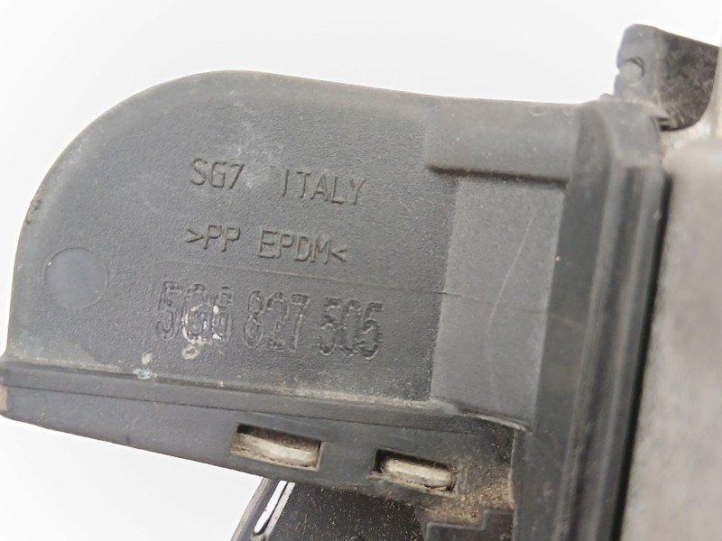 Recambio de cerradura maletero porton para volkswagen golf 1.6 td referencia OEM IAM 5G6827505  