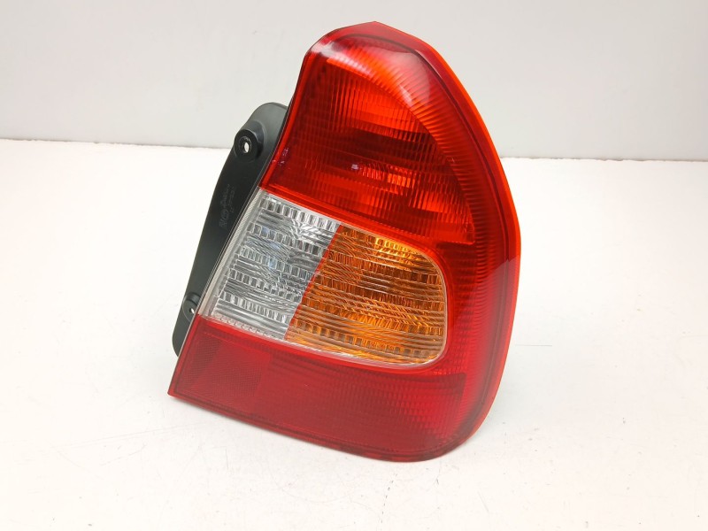 Recambio de piloto trasero derecho para hyundai accent ii (lc) 1.3 referencia OEM IAM 9240225020  