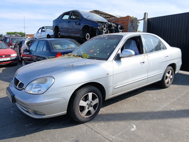 daewoo nubira sedán (j100) del año 2000