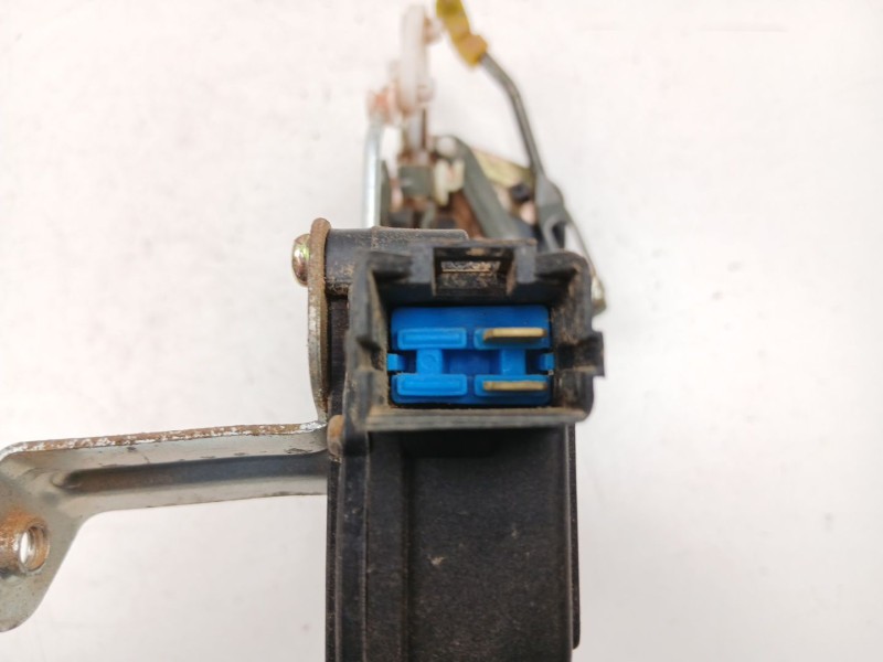 Recambio de cerradura puerta trasera izquierda para hyundai accent ii sedán (lc) 1.3 referencia OEM IAM 8141025030  