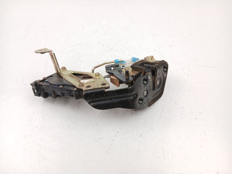 Recambio de cerradura puerta trasera derecha para hyundai accent ii sedán (lc) 1.3 referencia OEM IAM 8142025030  