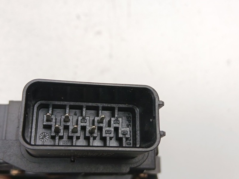 Recambio de cerradura puerta delantera derecha para ford focus c-max 2.0 referencia OEM IAM 3M5AR21812AH  