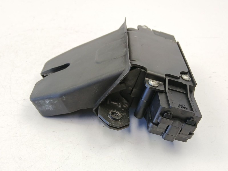 Recambio de cerradura maletero porton para ford focus c-max 2.0 referencia OEM IAM 3M51R442A66AM  