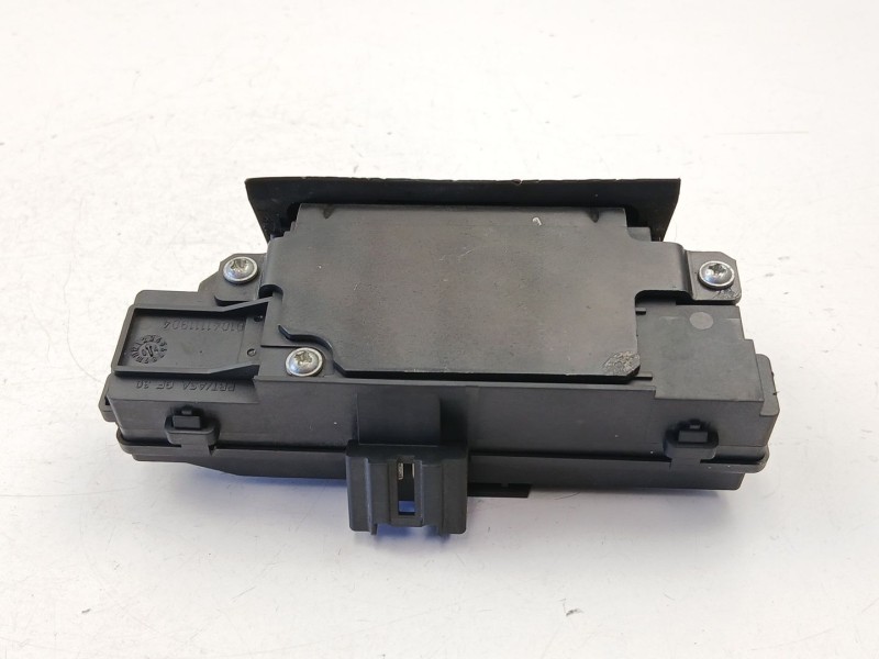 Recambio de cerradura maletero porton para ford focus c-max 2.0 referencia OEM IAM 3M51R442A66AM  