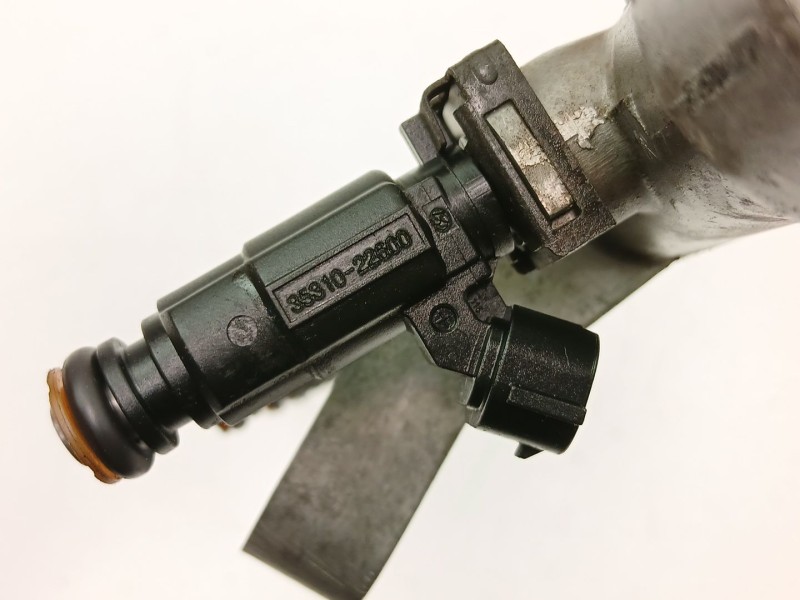 Recambio de inyectores juego para hyundai accent ii sedán (lc) 1.3 referencia OEM IAM 3531022600 9260930006 