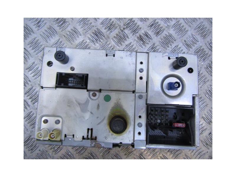 Recambio de equipo musica radio cd : volkswagen touareg : 2.5 tdi [2005] para volkswagen touareg 2.5 tdi referencia OEM IAM 7L60