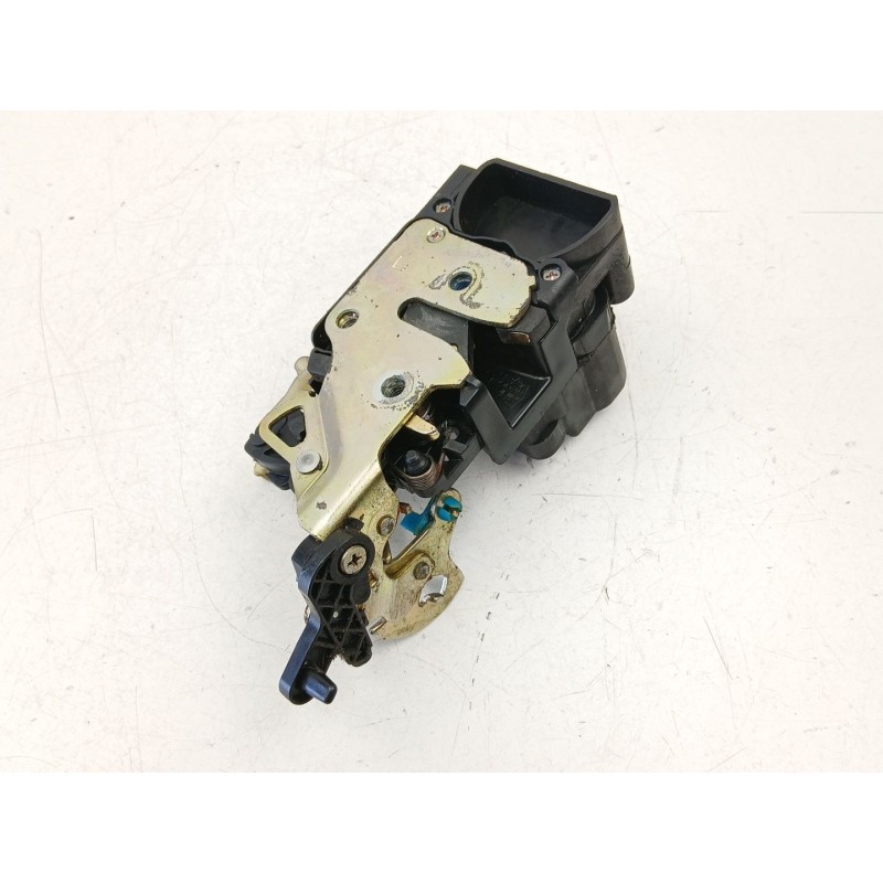 Recambio de cerradura puerta trasera izquierda para daewoo nubira sedán (j100) 1.6 16v referencia OEM IAM 96260995  