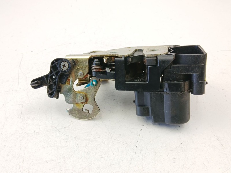 Recambio de cerradura puerta trasera izquierda para daewoo nubira sedán (j100) 1.6 16v referencia OEM IAM 96260995  