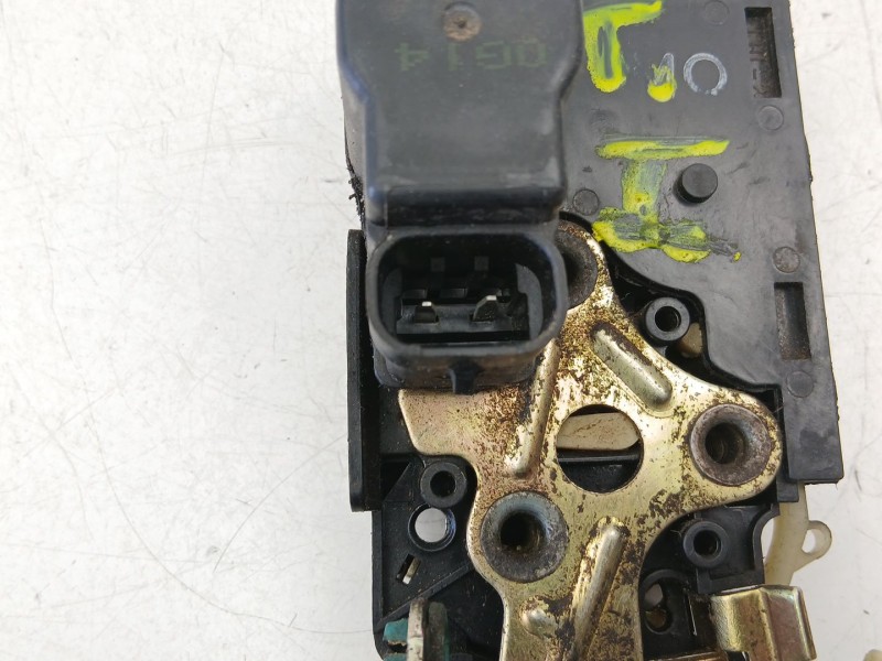 Recambio de cerradura puerta trasera izquierda para daewoo nubira sedán (j100) 1.6 16v referencia OEM IAM 96260995  